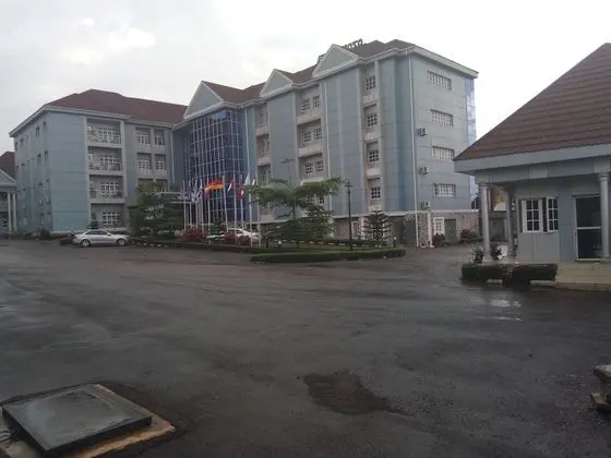 Ozom Hotel