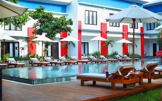 Ozz Hotel - Kuta Bali - Havuz