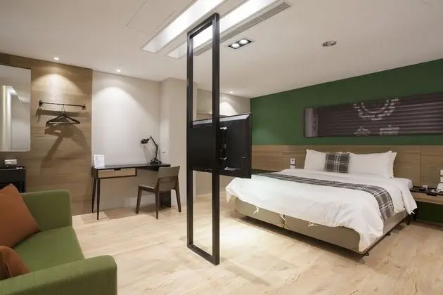 P&F Hotel