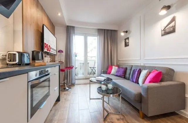 P&O Apartments Emilii Plater 3