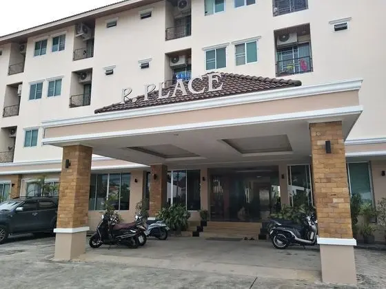 P. Place Service Residence - Dış Mekan