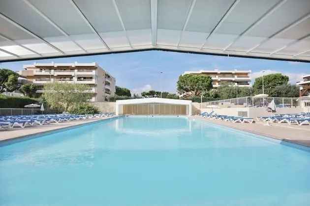 P&V Residence Saint Laurent Du Var - Havuz