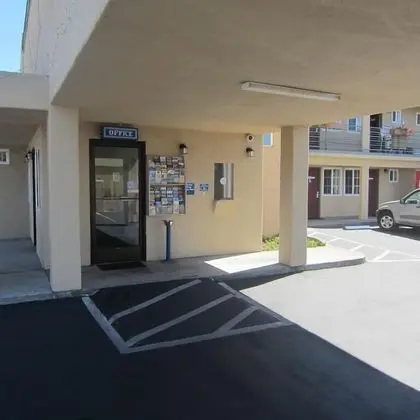 Pacific Best Inn - Dış Mekan