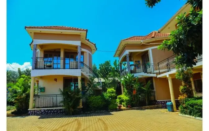 Pacific Cottages and Guest House
