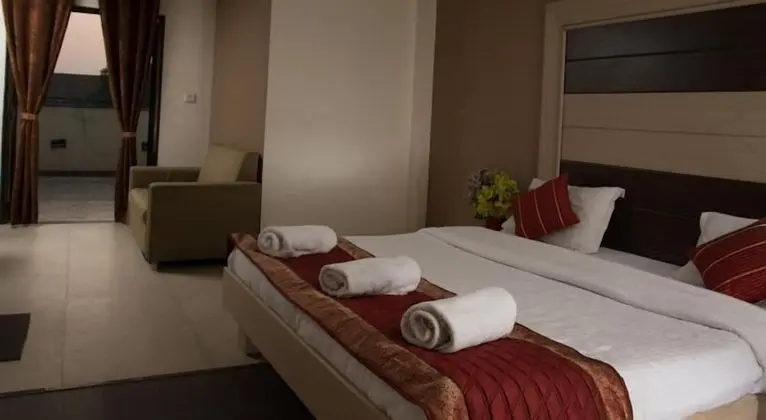 Pacific Inn Huda City Centre Sec 41 - Oda