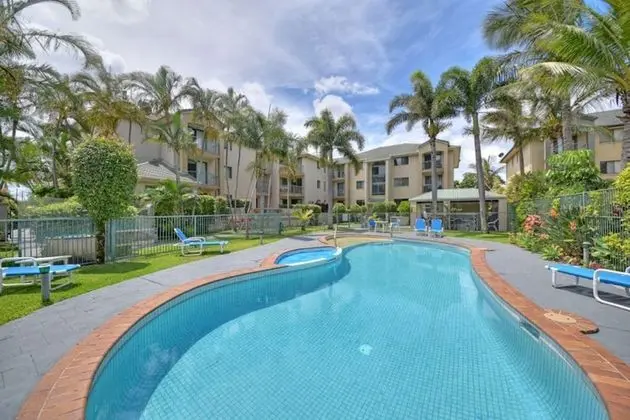 Pacific Place Apartments - Havuz