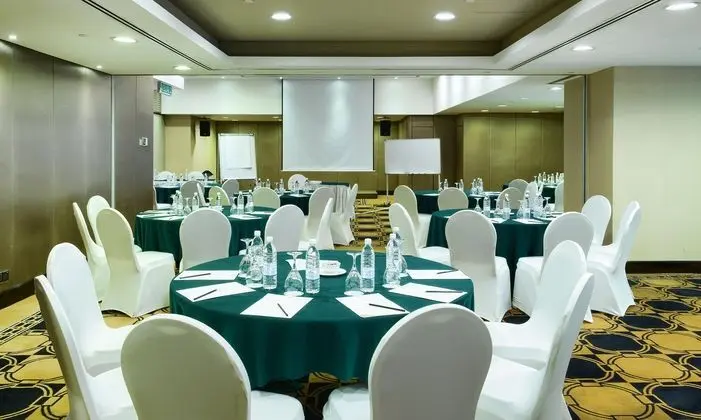 Pacific Regency Hotel Suites - İş / Konferans