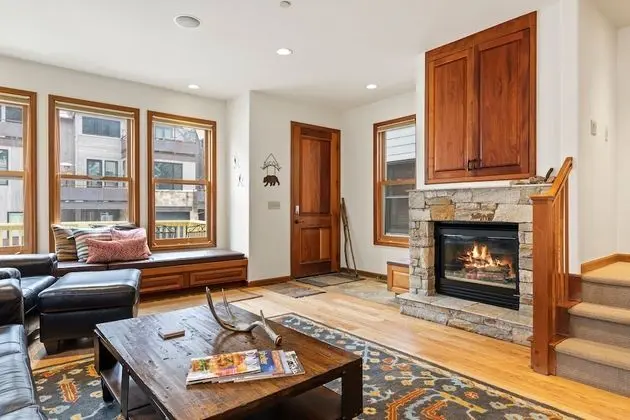Pacific Street Townhome 514b by Avantstay Cute Townhouse in the Heart of Telluride!
