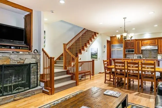 Pacific Street Townhome 514b by Avantstay Cute Townhouse in the Heart of Telluride! - İç Mekan