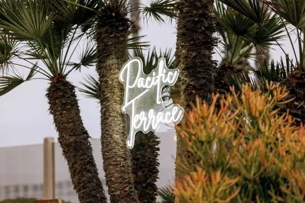 Pacific Terrace Hotel - Dış Mekan