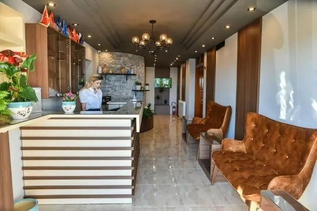 Padam Hotel & SPA - Lobi