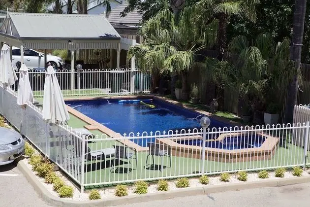 Paddle Wheel Motel - Havuz