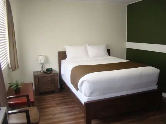 Paddock Inn