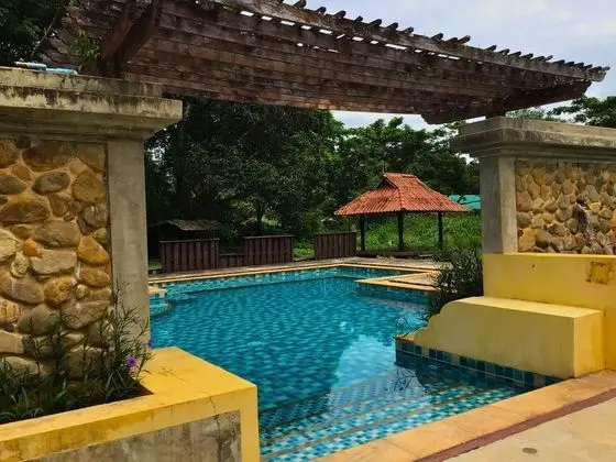 Pai Hotsprings Spa Resort - Havuz