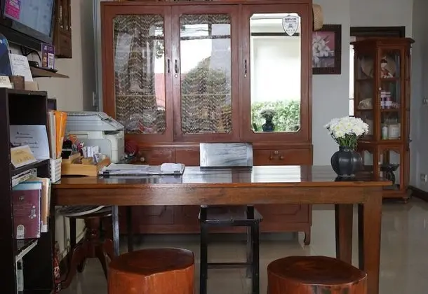 Pak Ping Rim Khong - Lobi