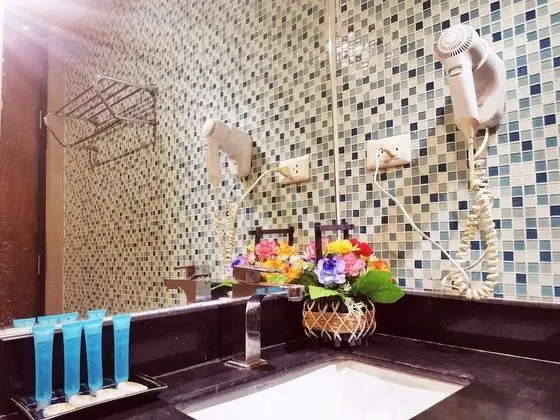 Paksaa Boutique Hotel Patong Phuket - Banyo Özellikleri