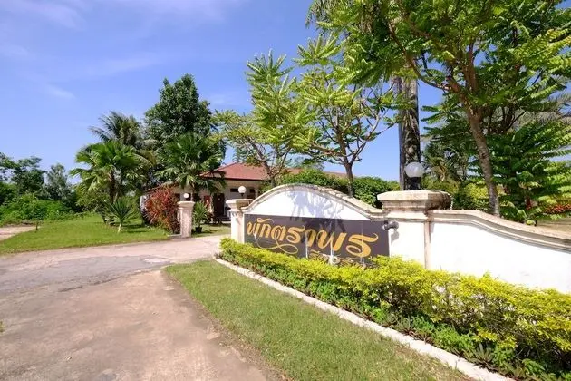 Paktraporn Resort