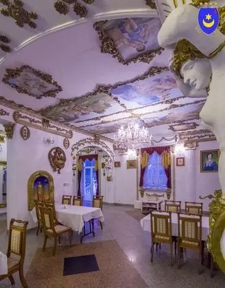 Pałac Tarnowskich - Lobi