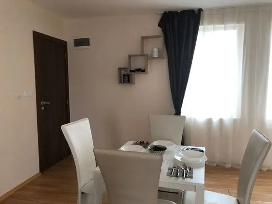 Palace De Luxe - Apartments - İç Mekan
