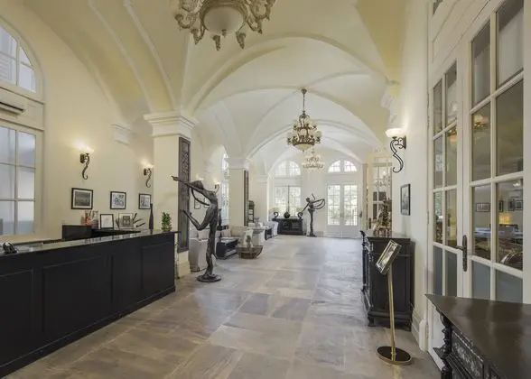 Palace Gate Hotel & Residence - Lobi