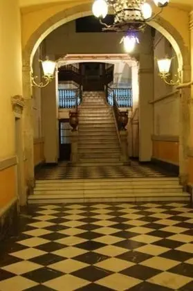 Palace Guesthouse - Lobi