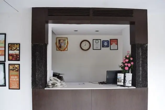 Hotel Palace Heights - Lobi
