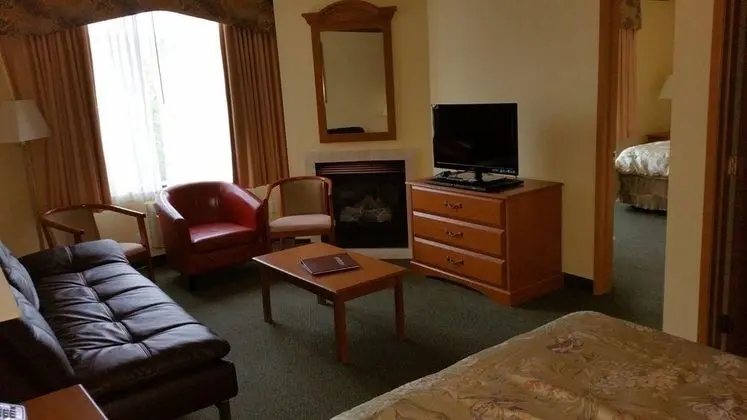 Palace Inn & Suites