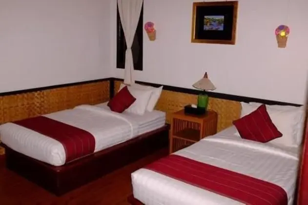 Palace Nyaung Shwe Guest House - Oda