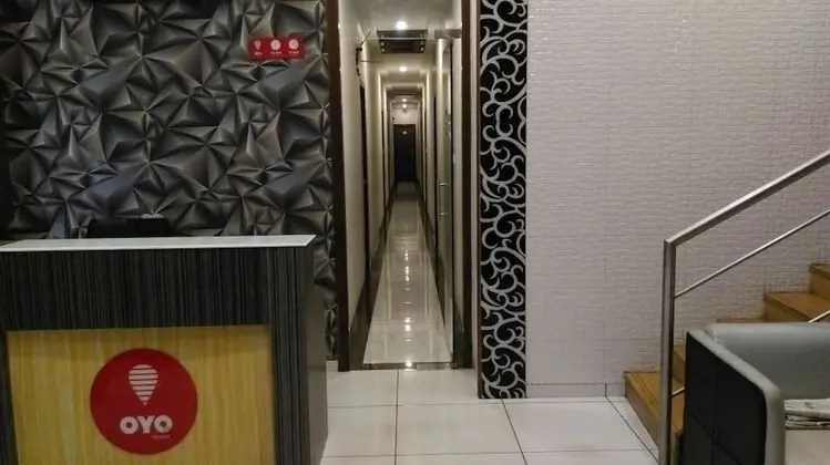Hotel Palace Reisdency - Lobi