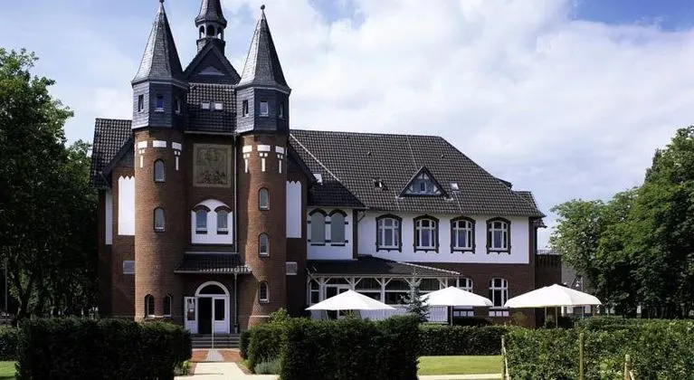 Palace St. George - Genel