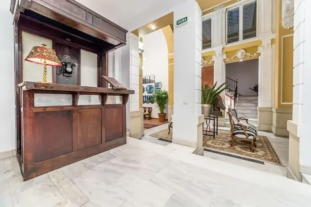 Palacio de Rojas Apartments - Lobi