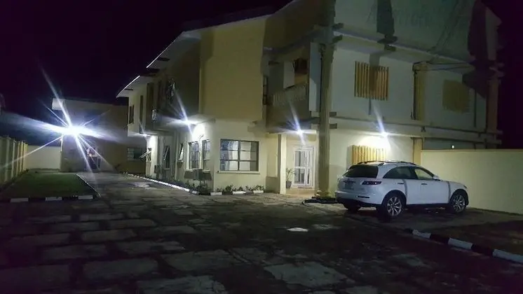 Palais Royale Hotel & Suites