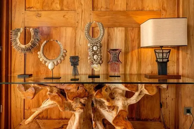 Palatial Wooden Villa, 4br, Lovina - Oda