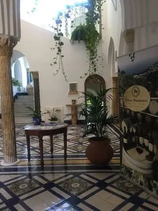 Palazzo Confalone - Lobi
