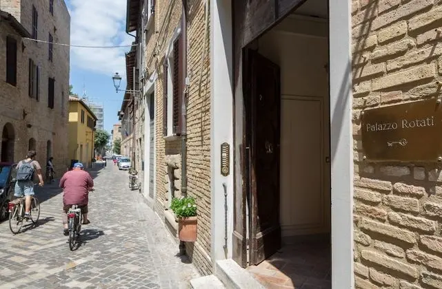 Palazzo Rotati - Dış Mekan