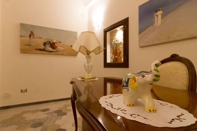 Palazzo Tasca Guest House & Luxury Suite - İç Mekan