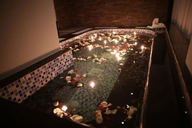 Palestine Plaza Hotel - Havuz