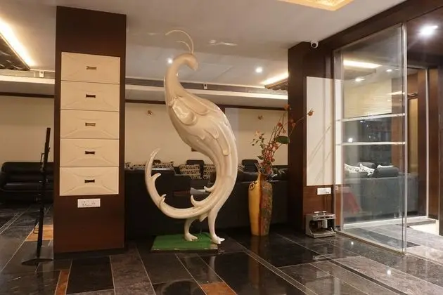 Palette - Four Seasons Recreation Resort - Lobi