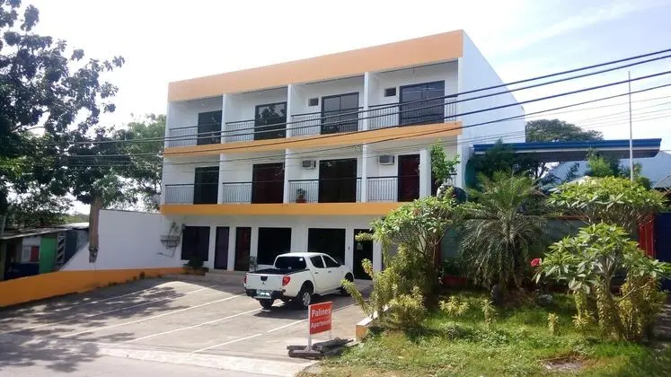 PALINES APARTMENT AND GUESTHOUSE