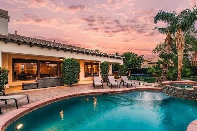 Palisades by Avantstay Palm Tree Oasis Pool & Outdoor Lounge