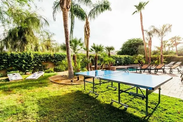 Palisades by Avantstay Palm Tree Oasis Pool & Outdoor Lounge - İç Mekan