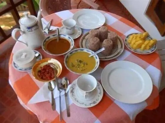 Palitha Guesthouse Hotel Dandelion - Yerinde Yemek