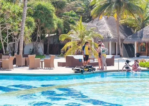 Palm Beach Island Resort & Spa Maldives - Havuz