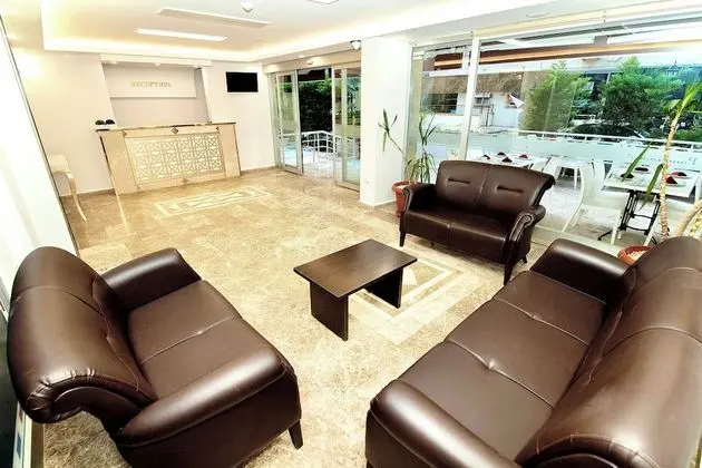 PALM BEACH HOTEL - Lobi