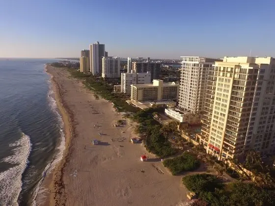 Palm Beach Singer Island Resort & Spa Luxury Suites - Plaj