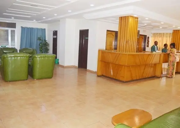 Hotel Palm Beach Yennega