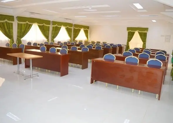 Hotel Palm Beach Yennega - İş / Konferans