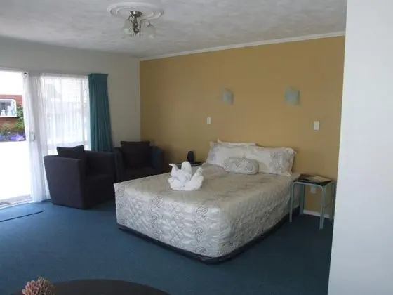Palm Court Motel - Genel