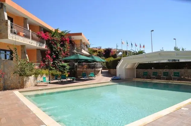 Palm Village - Öne Çıkan Resim