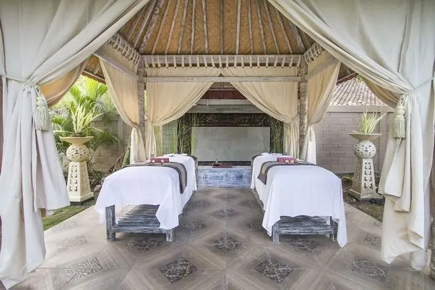 The Palm Grove - CHSE Certified - Spa